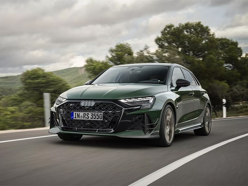 Audi представила лимитированную версию RS3 в честь юбилея 5-цилиндрового мотора