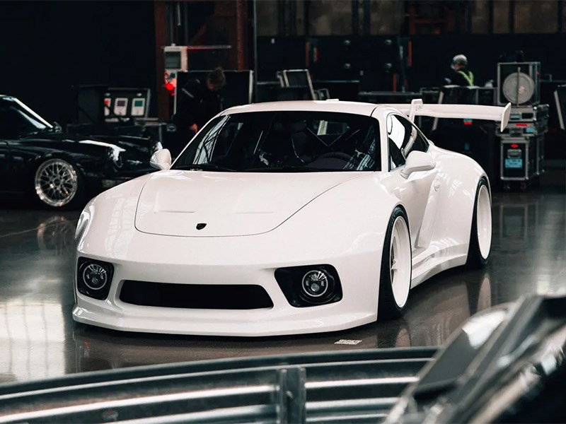 Представлен уникальный «плосконосый» Porsche 911 с 550-сильным мотором