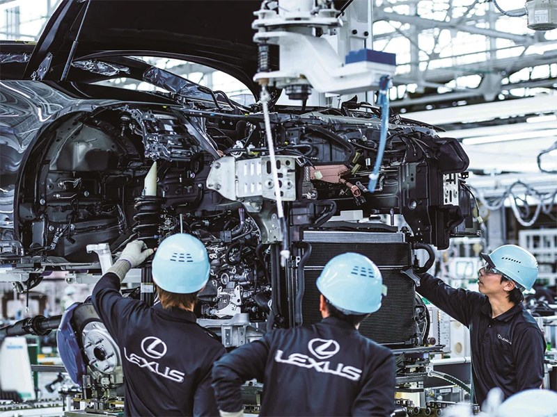 Toyota и Nissan приостановили выпуск автомобилей из-за сильного землетрясения