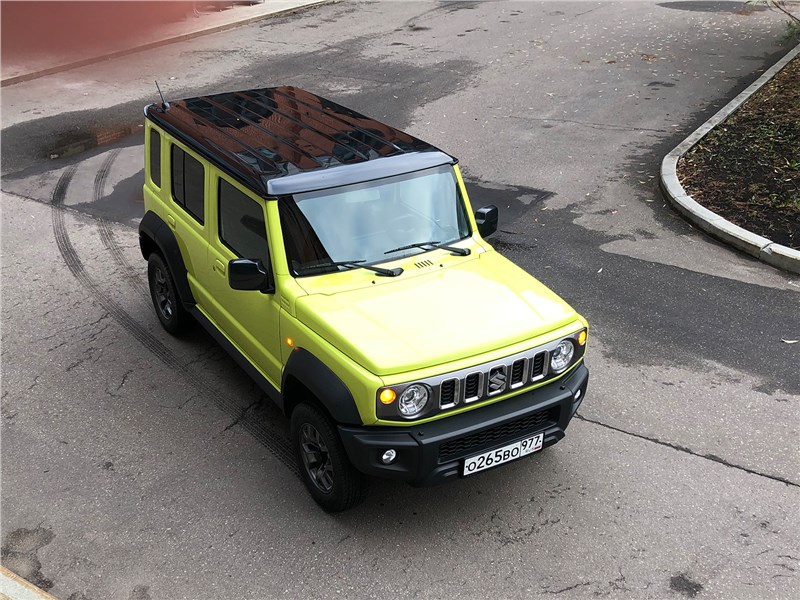 Suzuki Jimny Nomad (2024) вид спереди сверху