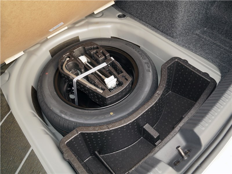 Volkswagen Polo Sedan 2016 запасное колесо
