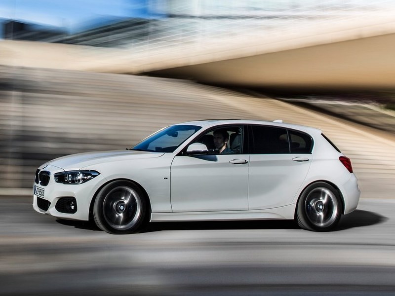 BMW 1-Series 5-doors 2016 вид сбоку