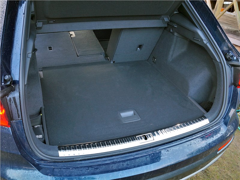 Audi Q3 2019 багажное отделение