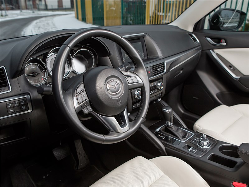 Mazda CX-5 2015 салон
