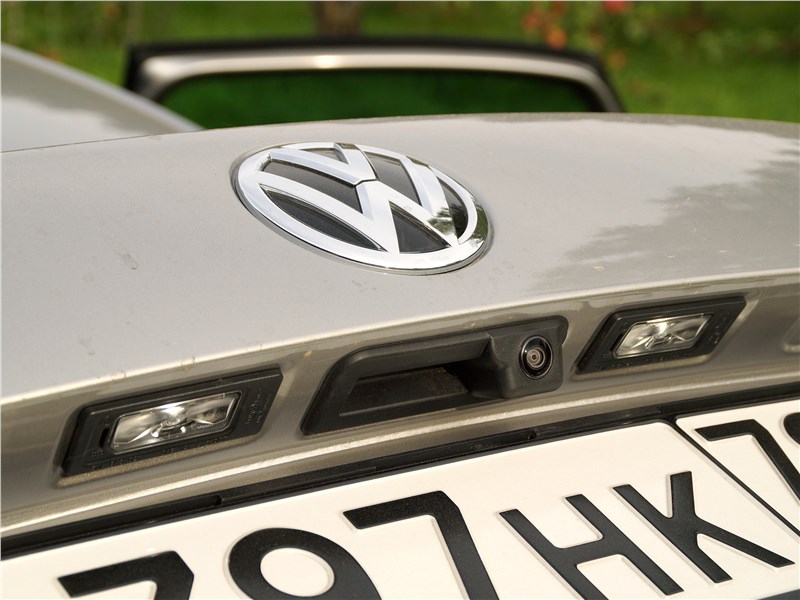Volkswagen Polo Sedan 2016 крышка багажника