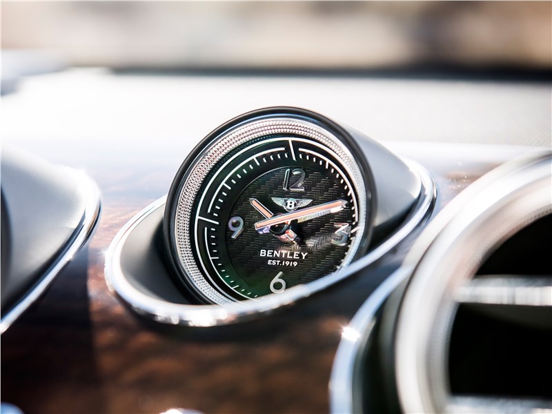 Bentley Bentayga 2016 часы