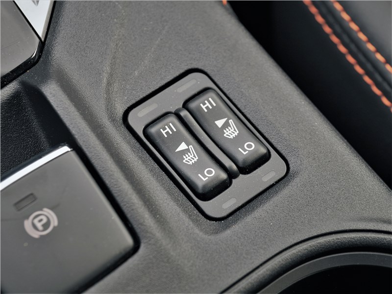 Subaru XV (2022) кнопки подогрева сидений