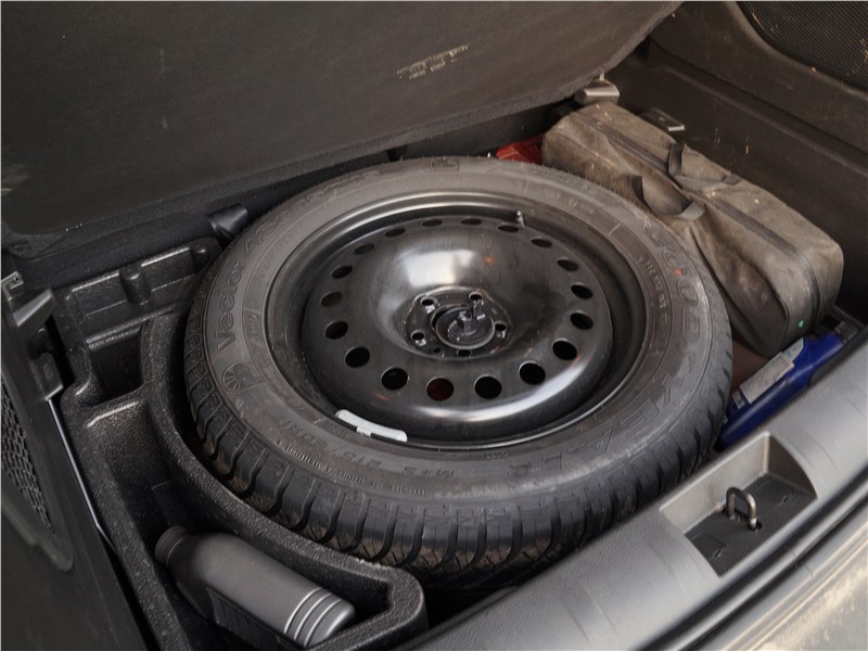 Jeep Renegade 2019 запасное колесо