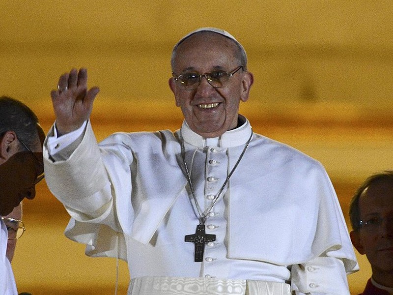 Новый Папа отказался от лимузина
