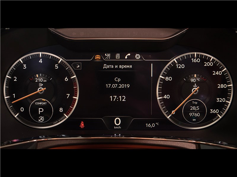 Bentley Continental GT 2018 приборная панель