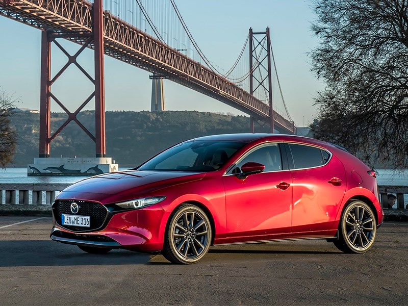 Новая Mazda 3: только вышла, а уже отзывают