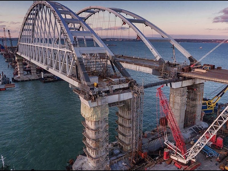 В России построят очень дорогой мост