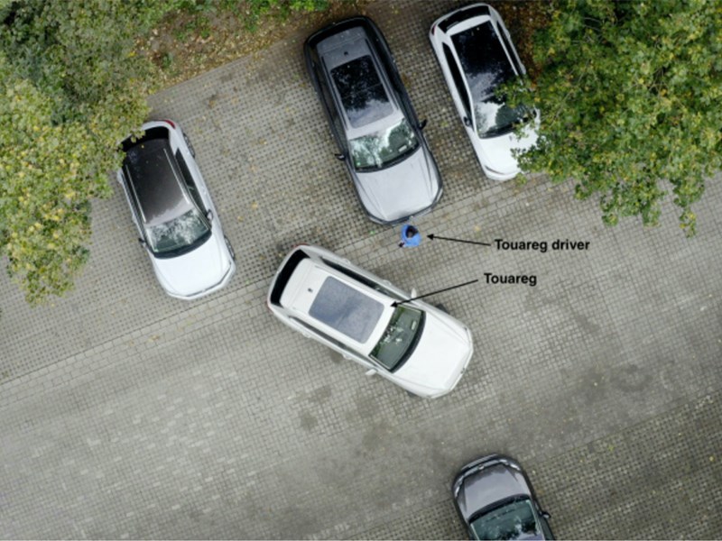 Volkswagen Touareg научился парковаться полностью автономно
