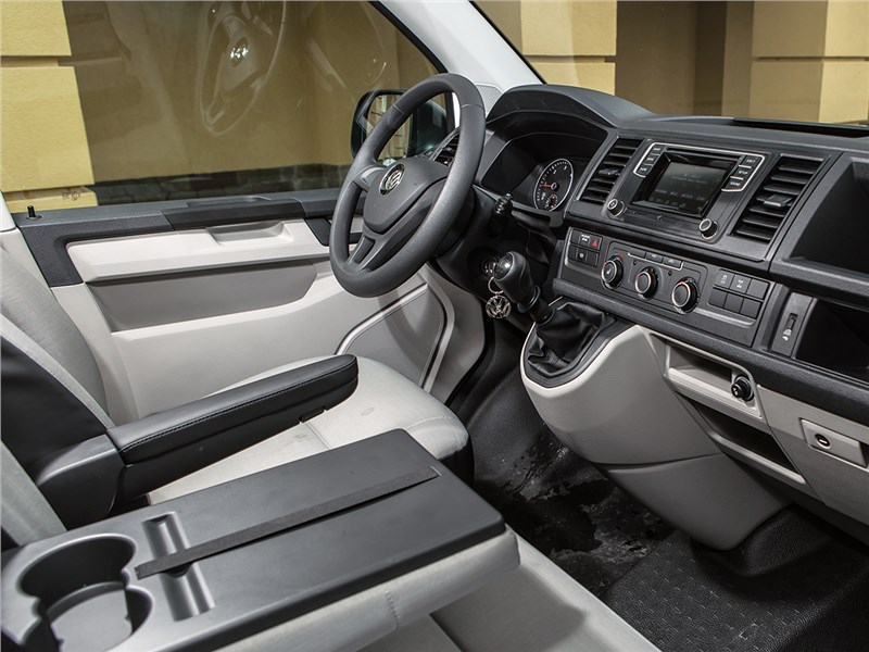 Volkswagen Transporter 2015 передние кресла