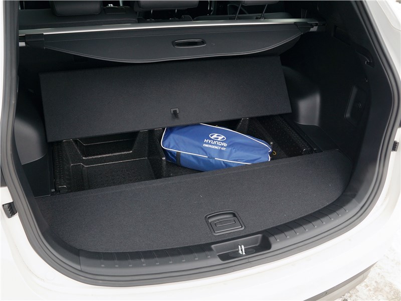 Hyundai Santa Fe 2015 багажное отделение
