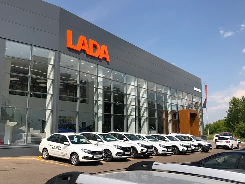 Цены на автомобили Lada пробили все психологические отметки