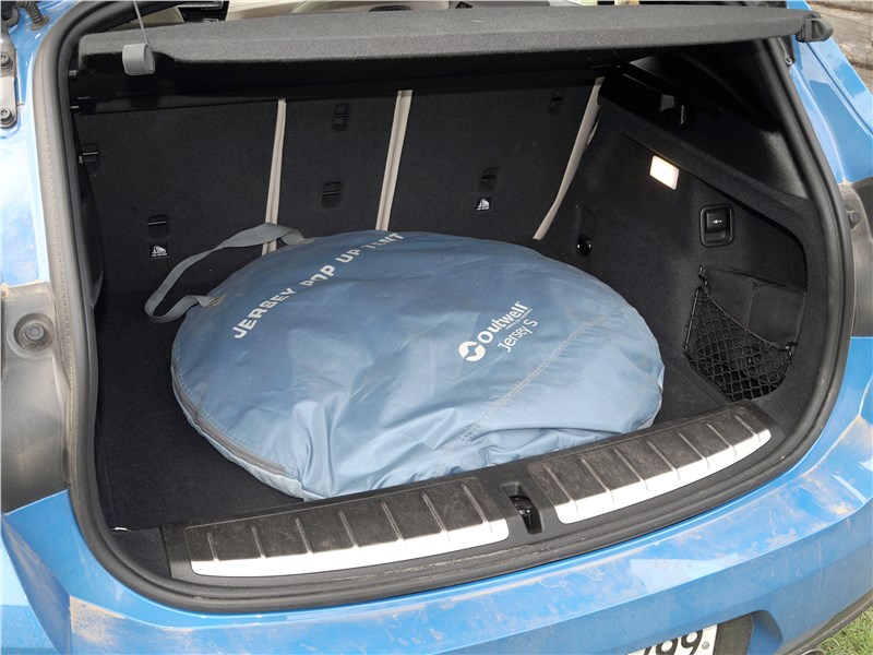 BMW X2 2019 багажное отделение