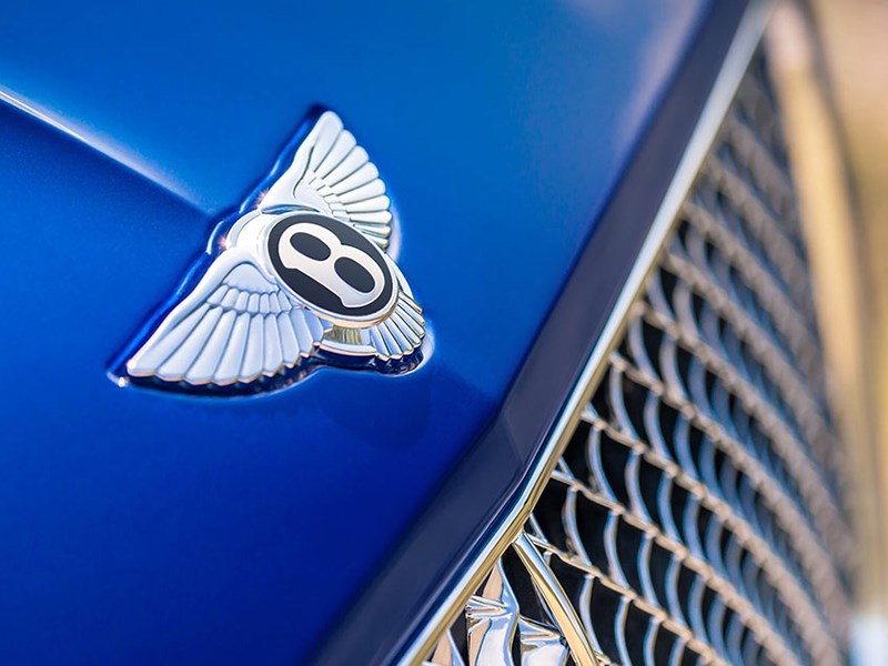 Bentley обещает сюрприз на автосалоне в Женеве