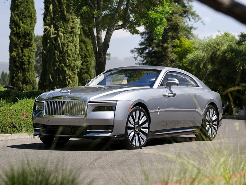 В России можно заказать Rolls-Royce за 87 миллионов рублей
