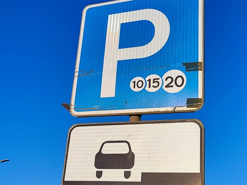 В Госдуме предложили установить 50% скидки на штрафы за неоплаченную парковку