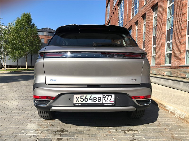 FAW Bestune T90 (2025) вид сзади