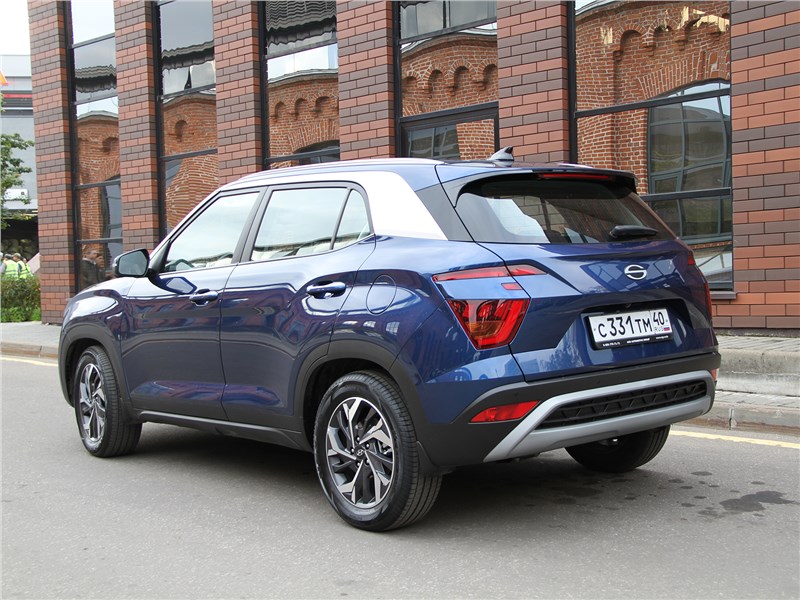 Solaris HC (2022) вид сзади