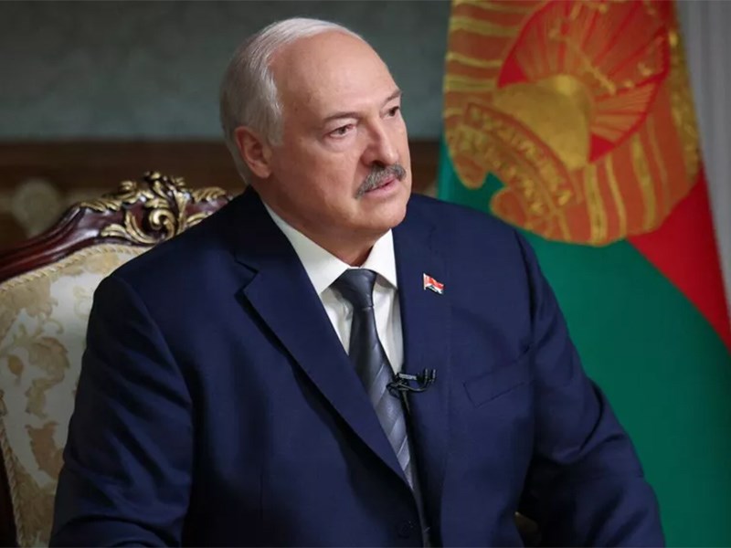 Лукашенко потребовал создать полностью белорусский автомобиль