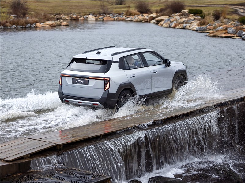 Evolute I-Joy (2026) вид сзади