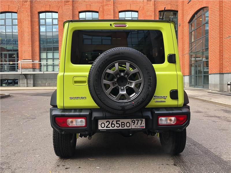 Suzuki Jimny Nomad (2024) вид сзади