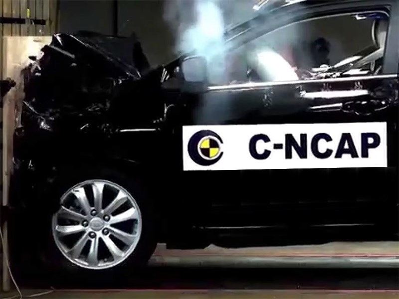 Китай ужесточает правила проверки безопасности электрокаров