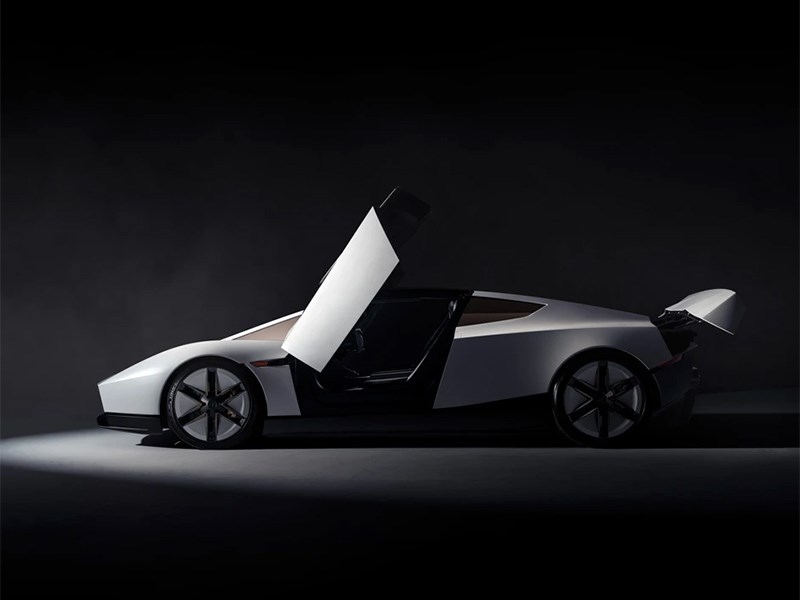 Глава Ferrari высказался о новом Tesla Roadster