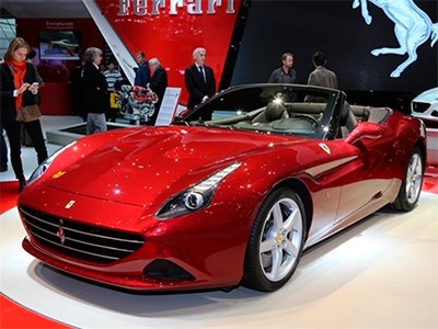В России начались продажи кабриолета Ferrari California и гиперкара LaFerrari