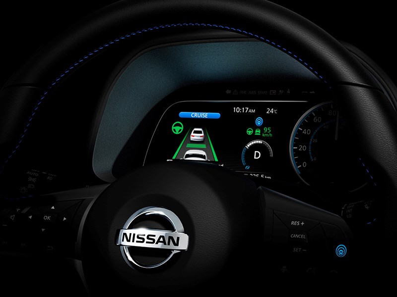 Nissan Leaf получит цифровую приборную панель