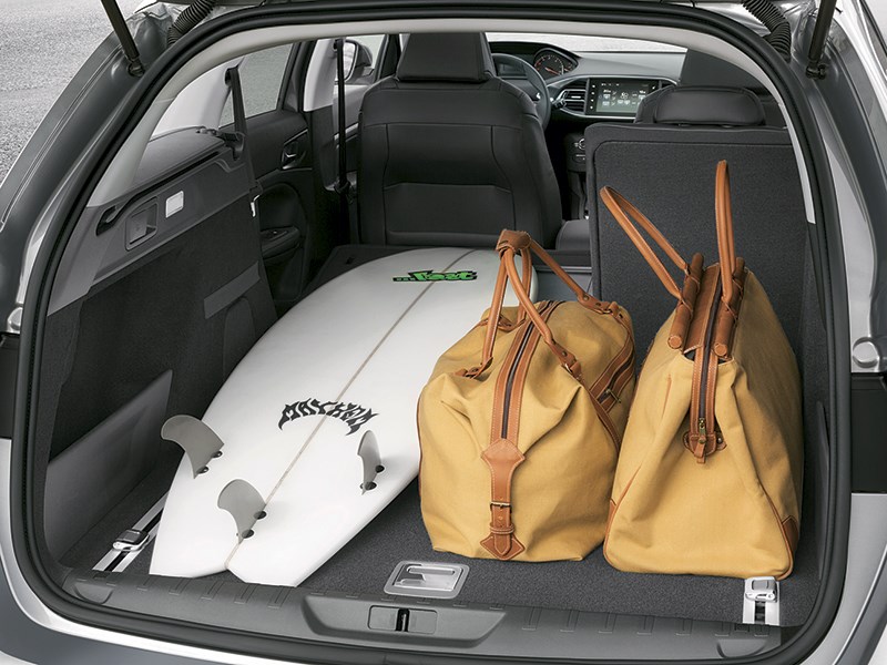 Peugeot 308 2013 багажное отделение