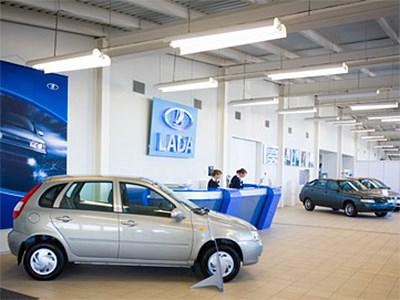 Спрос на автомобили Lada в России немного вырос благодаря программе утилизации