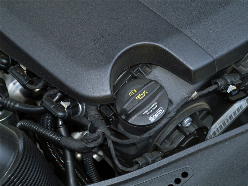 Audi A4 allroad quattro 2016 моторный отсек