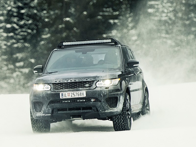 Land Rover Range Rover Sport SVR 2015 вид спереди