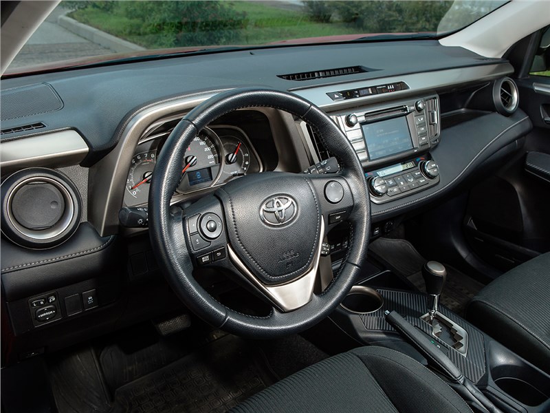 Toyota RAV4 2013 салон