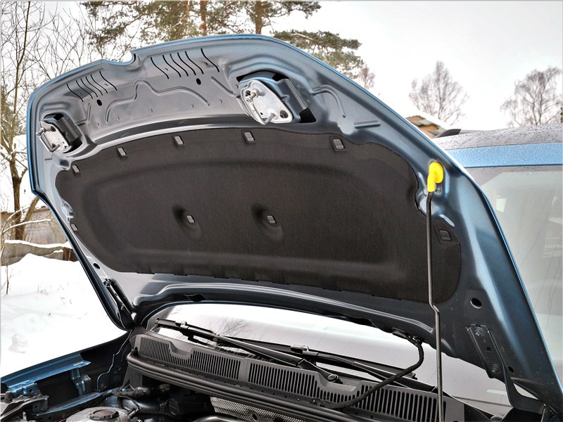 Volkswagen Caddy (2021) капот