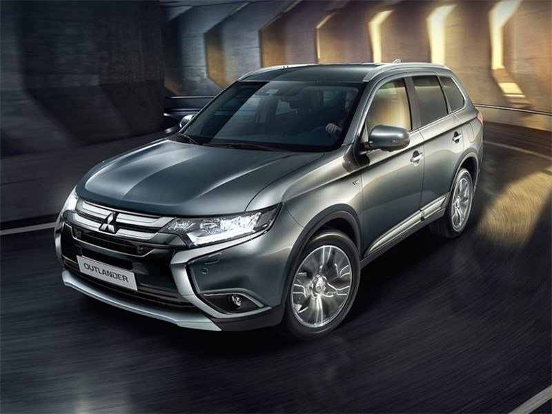  Mitsubishi Outlander GT:   