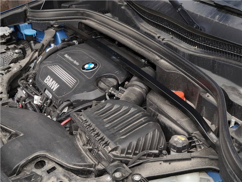 BMW X2 2019 моторный отсек