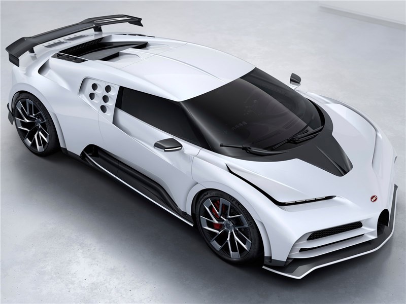 Bugatti Centodieci 2020 вид спереди сверху