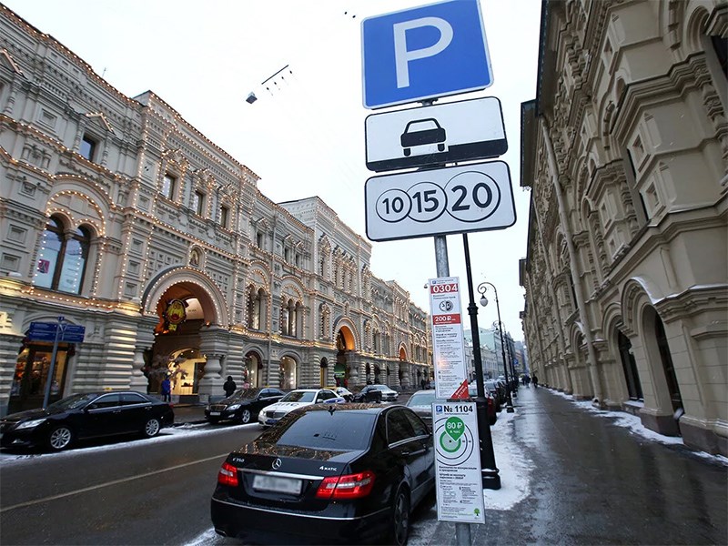 Парковки Москвы и Санкт-Петербурга объединяются