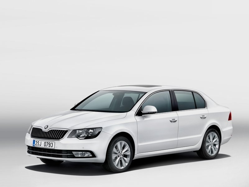 Skoda начнет производство нового седана Superb в июне