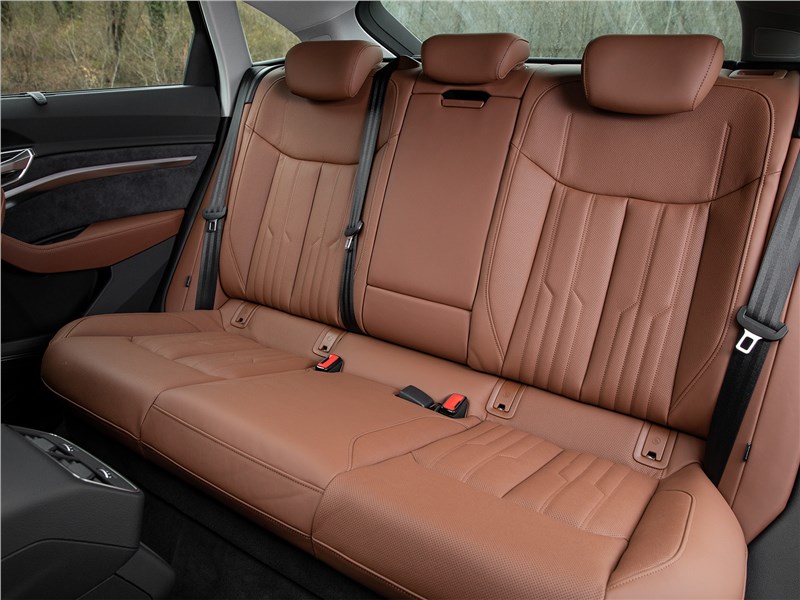 Audi e-tron Sportback (2021) задний диван