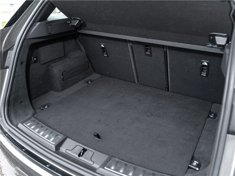 Land Rover Range Rover Evoque (2020) багажное отделение