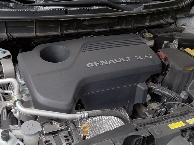 Renault Koleos 2017 моторный отсек