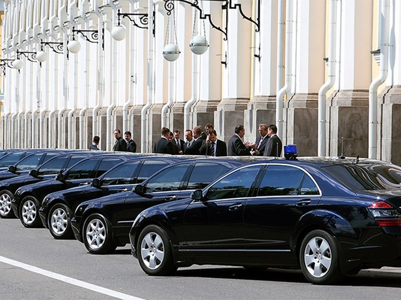 Российских чиновников пересадят на отечественные автомобили