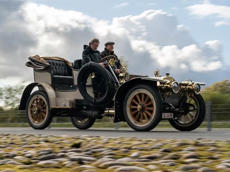 120-летний Mercedes Simplex вернулся на “трассу”