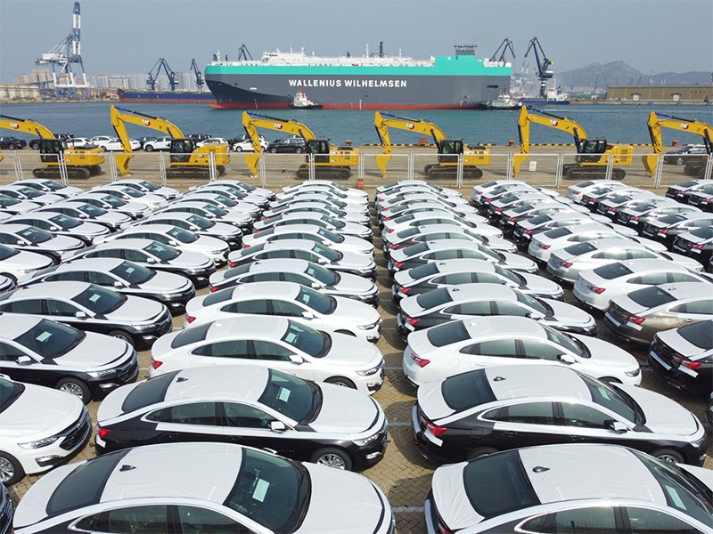 Дональд Трамп пригрозил пошлинами на китайские автомобили в размере до 200%